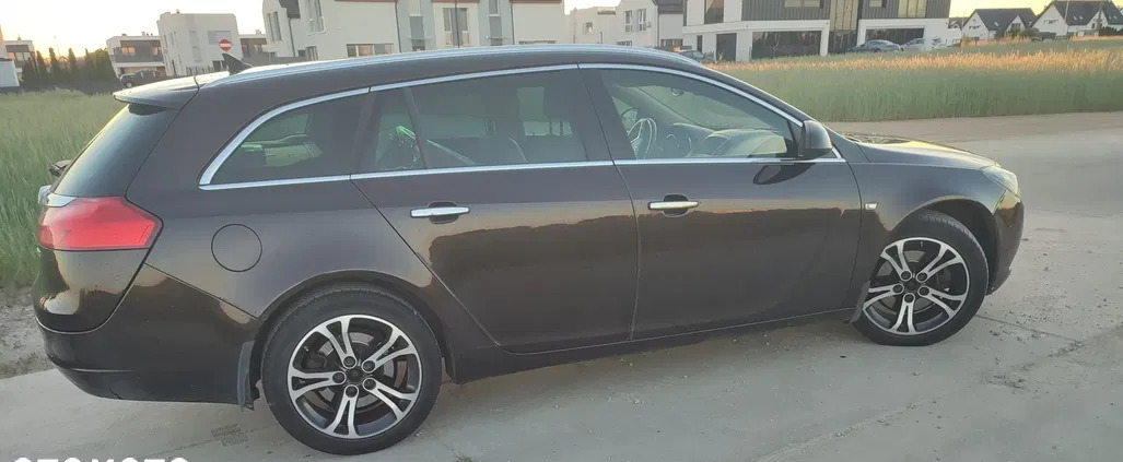 wielkopolskie Opel Insignia cena 29900 przebieg: 205000, rok produkcji 2012 z Swarzędz